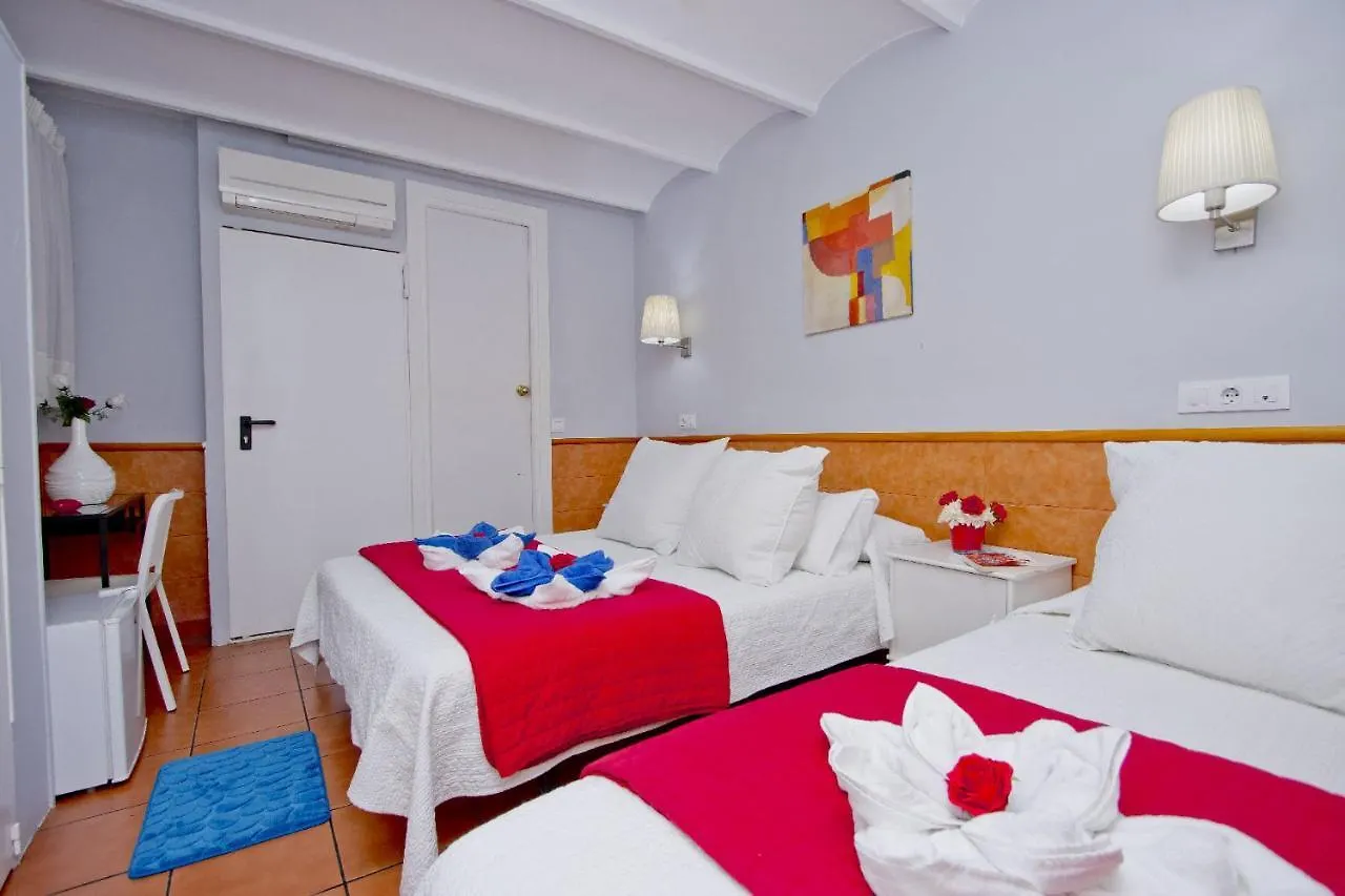 Barcelona City Rooms 2*,  إسبانيا