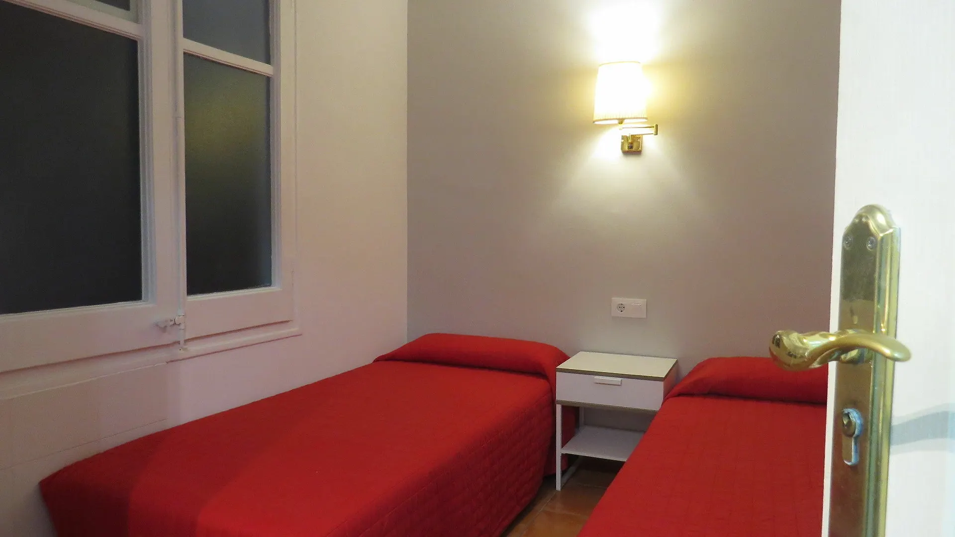 Barcelona City Rooms بيت ضيافة